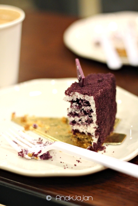 Purple Yam Coconut Cake IDR 30k
