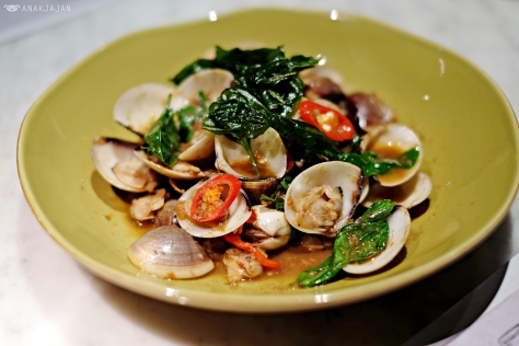 Stir fried clam nam prik pao and Thai basil IDR 65k
